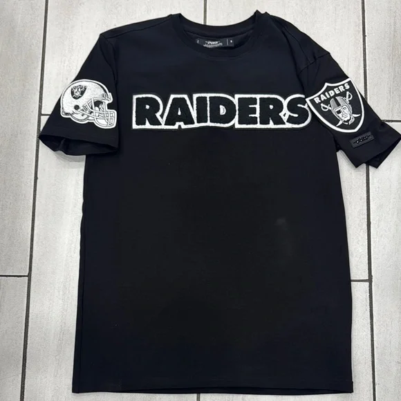 Pro standard Chenielle Patch Raiders Black T-Shirt - Picture 1 of 6